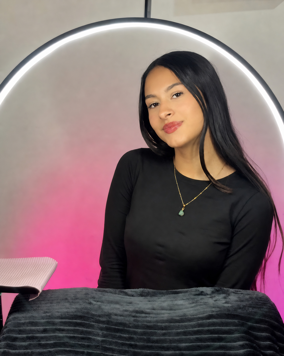 Logo de Adore Studio