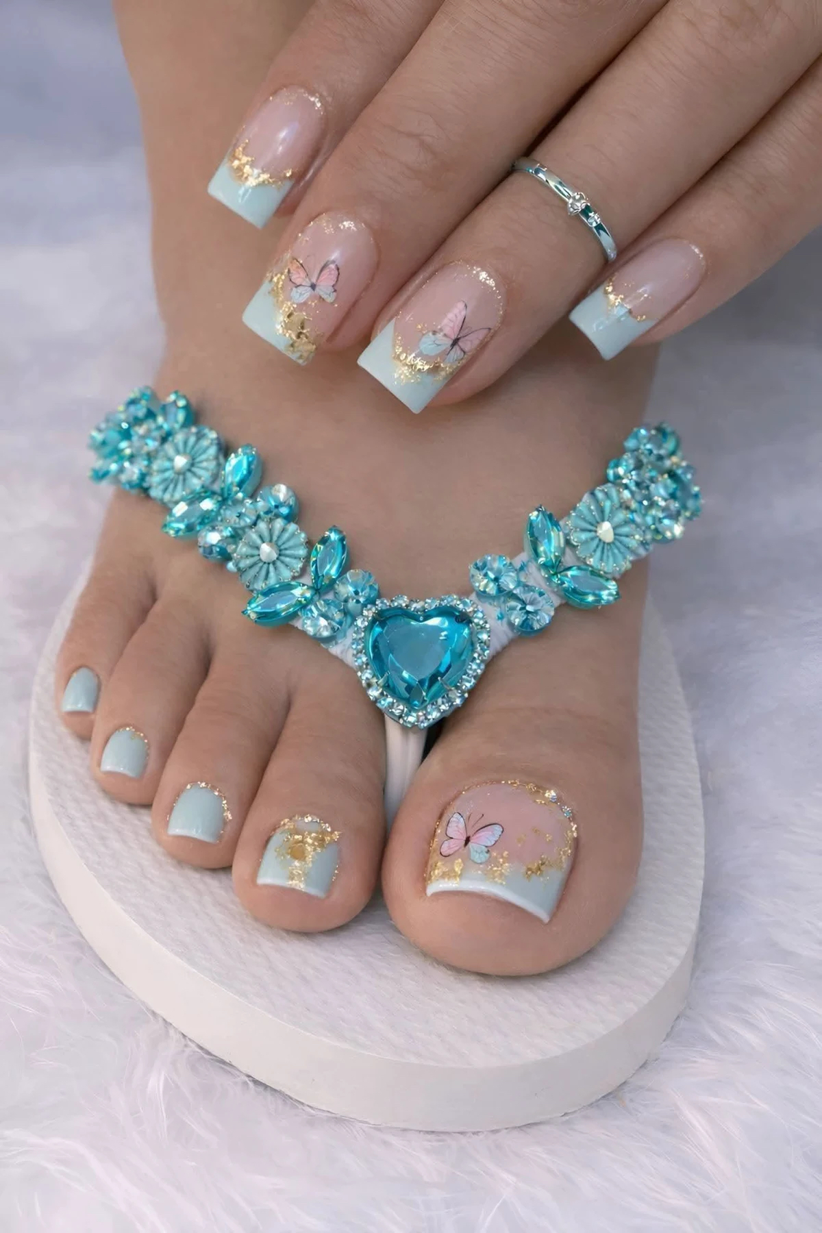 Foto del servicio Manicure y pedicure semi permanentes
