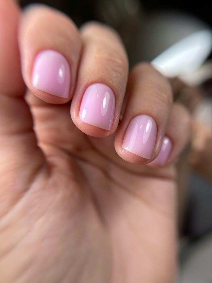 Foto del servicio MANICURE O PEDICURE SEMIPERMANENTE UNICOLOR