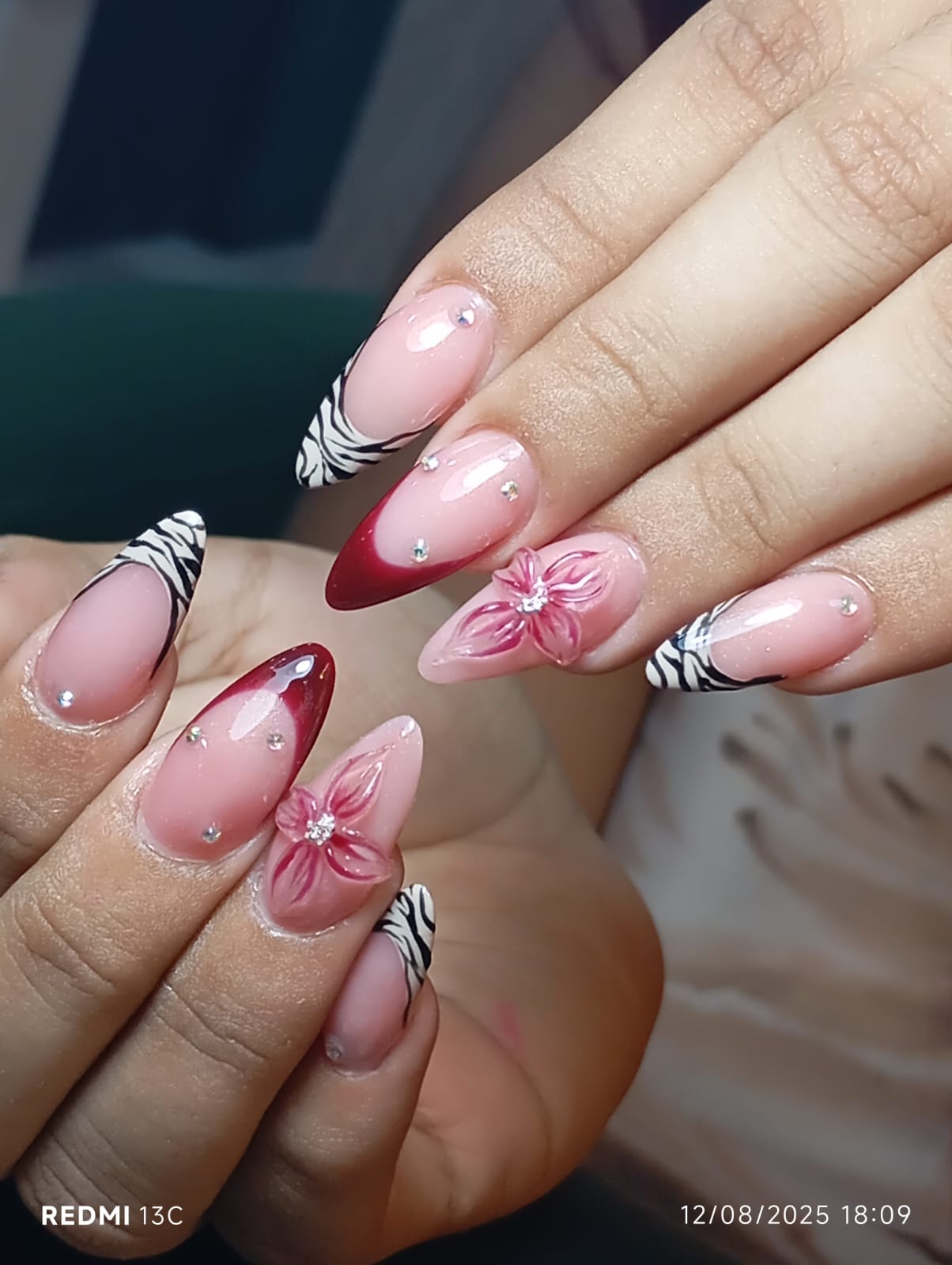 Foto del servicio MANTENIMIENTO DE SOFT GEL / PRESS-ON, POLIGEL Y ACRÍLICO