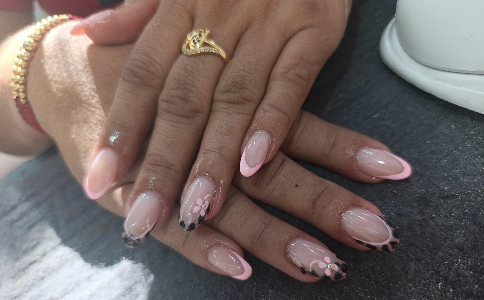 Foto del servicio Uñas acrílicas