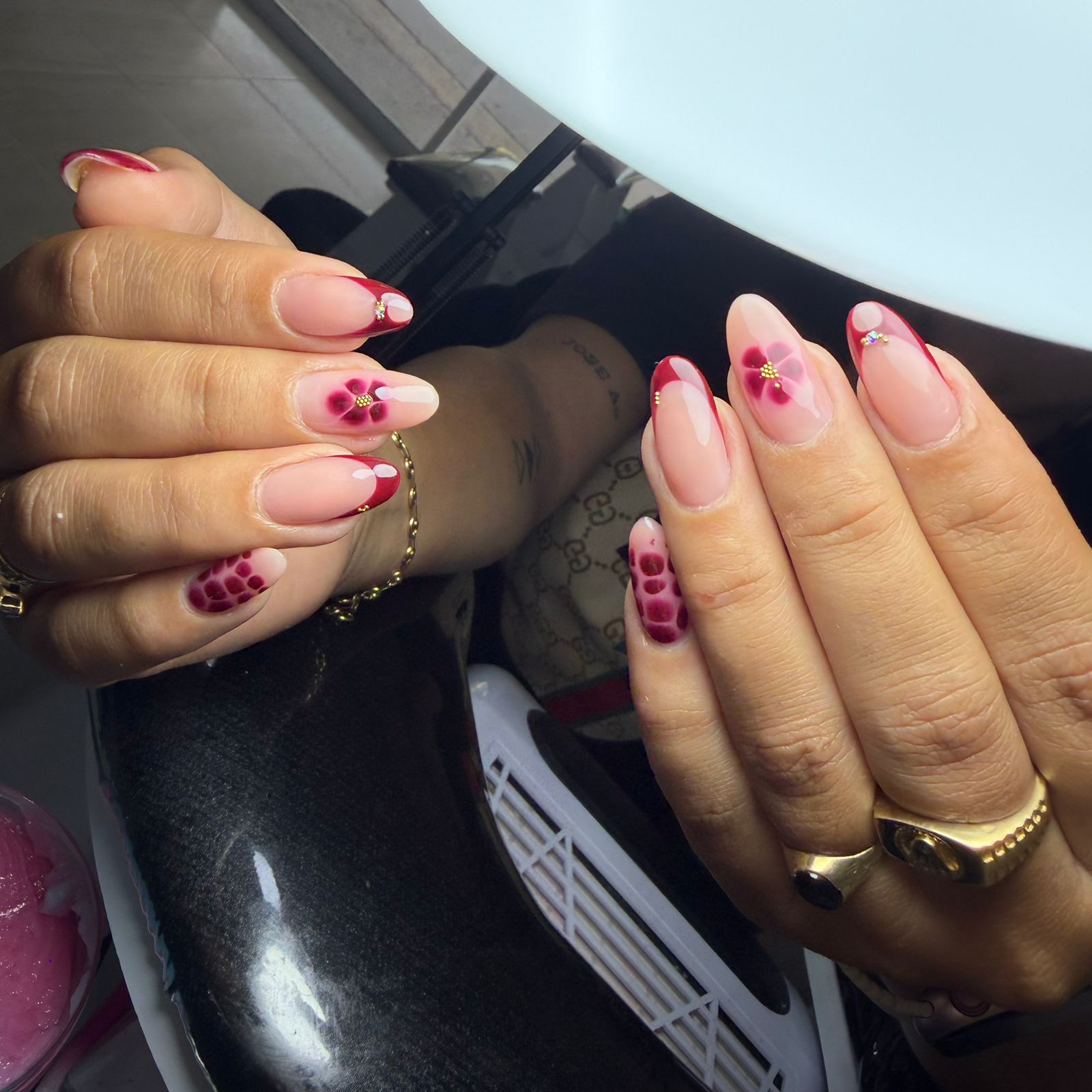 Foto del servicio Acrílicas  semipermanente sofgel manicura y pedicura polygel