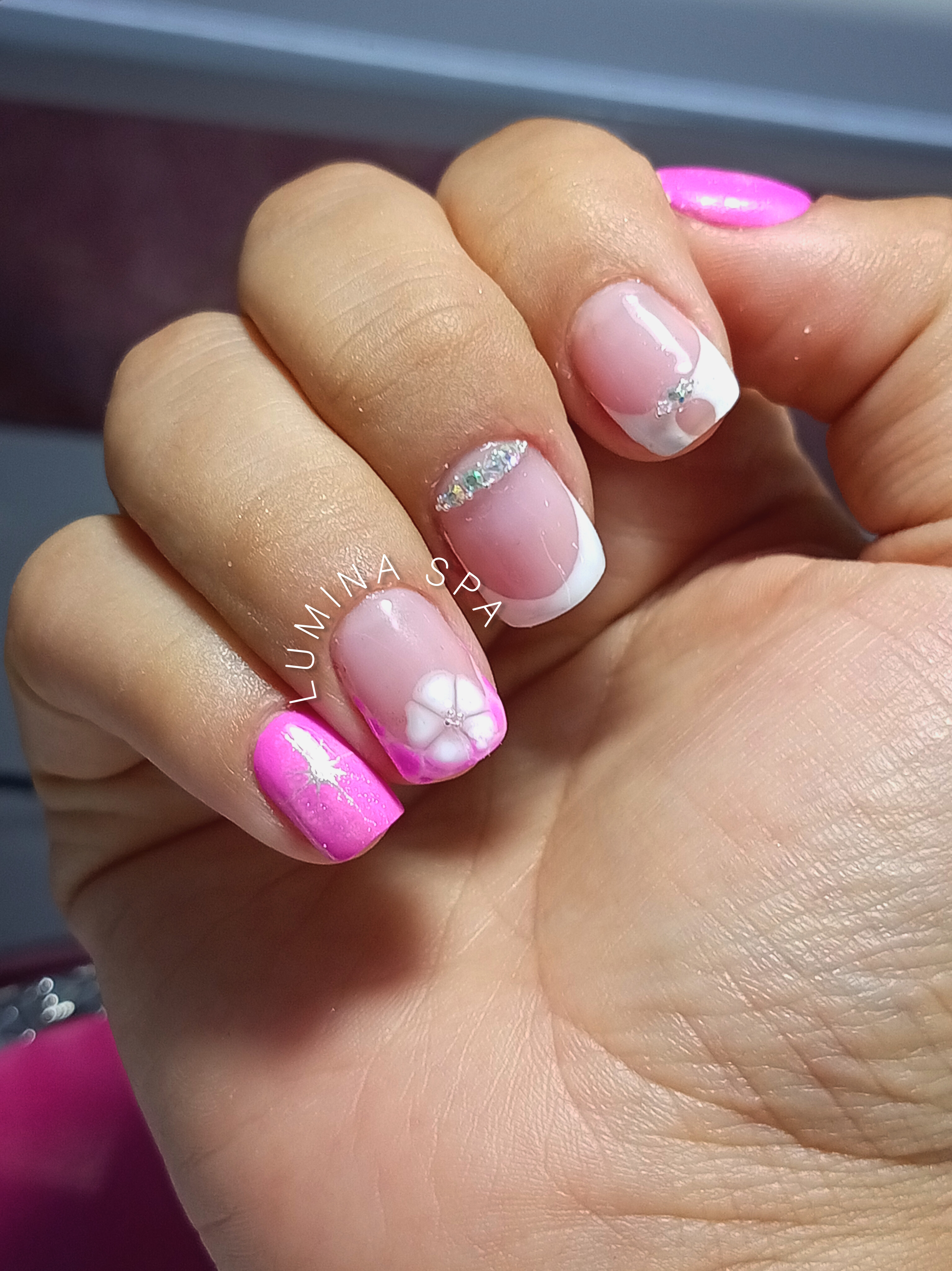 Foto del servicio Manicure semipermanente