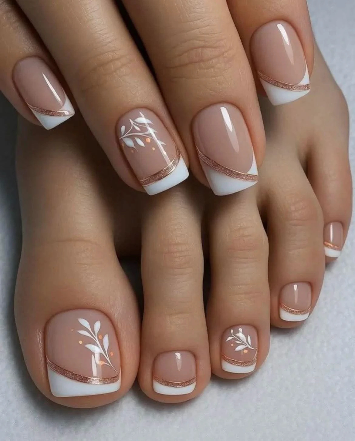 Foto del servicio Manicure y pedicure semi permanentes