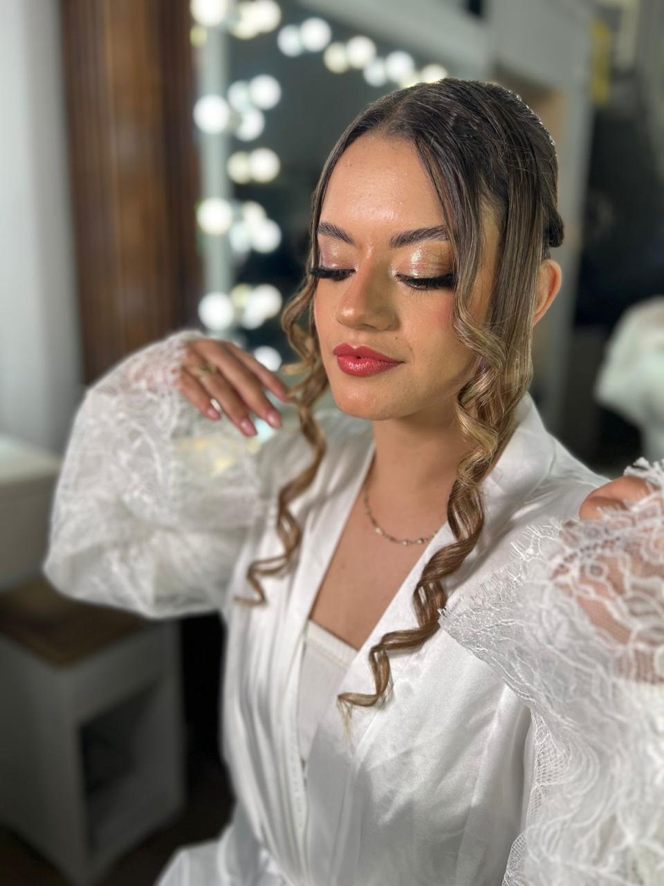 Foto del servicio Maquillaje Social y Peinado