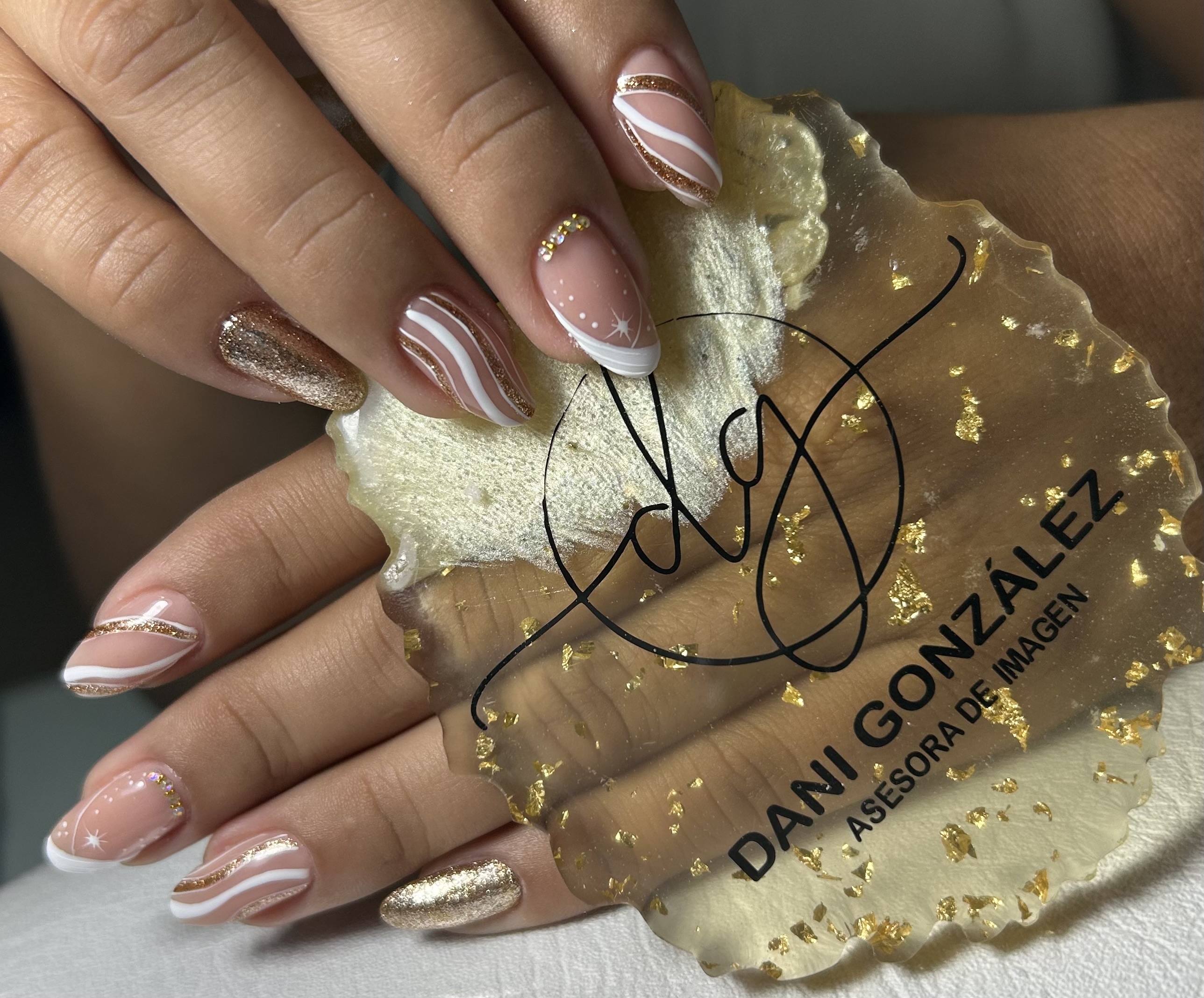 Foto del servicio Técnica dipping + esmaltado semipermanente