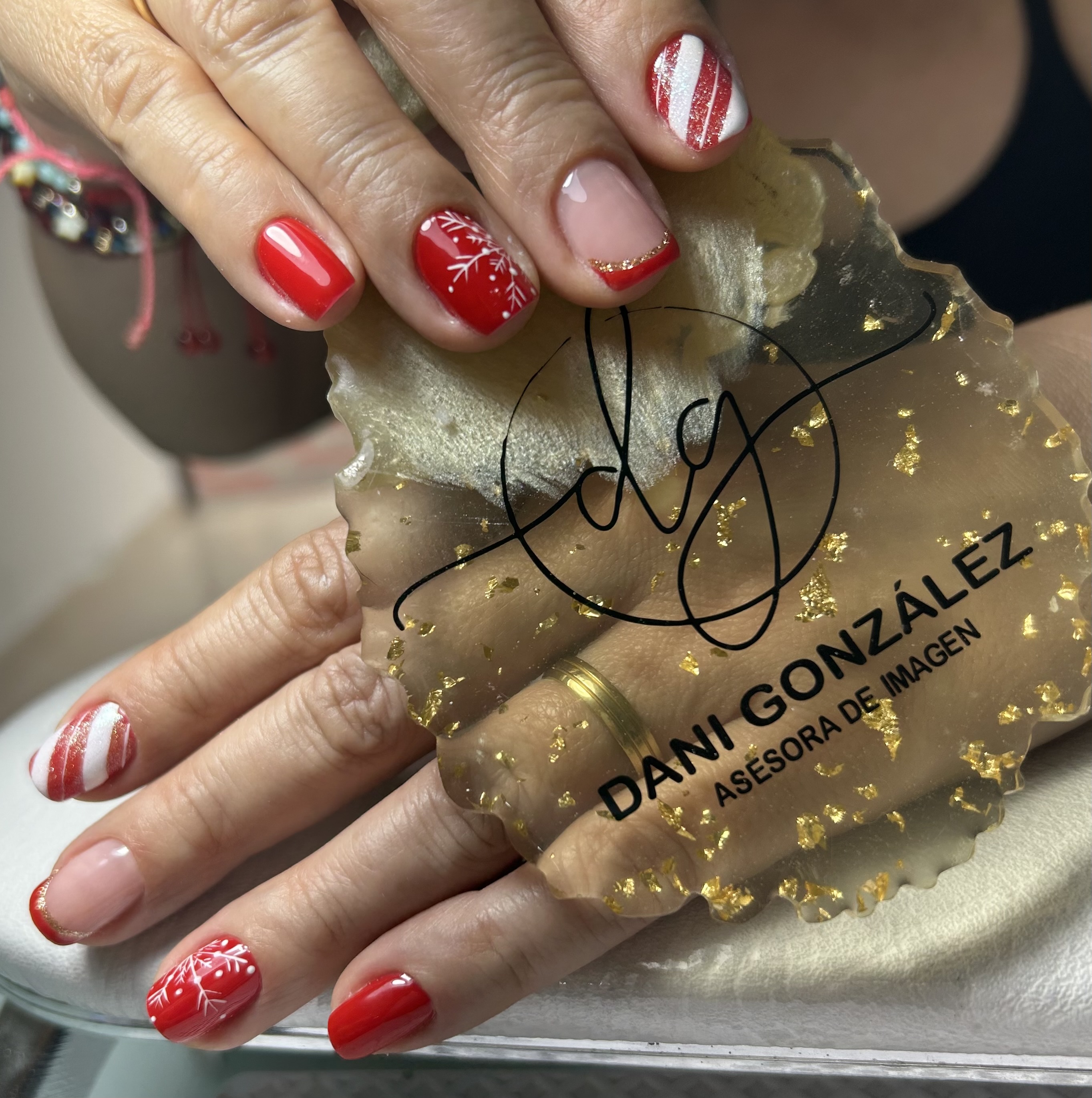 Foto del servicio Manicura semipermanente