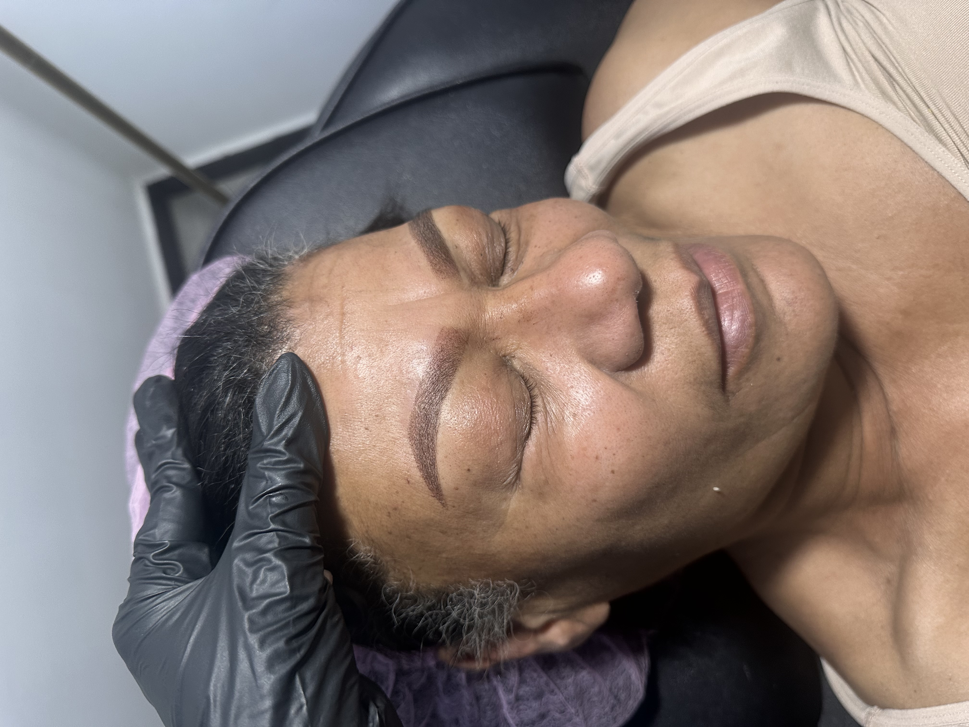 Foto del servicio Micropigmentacion de cejas