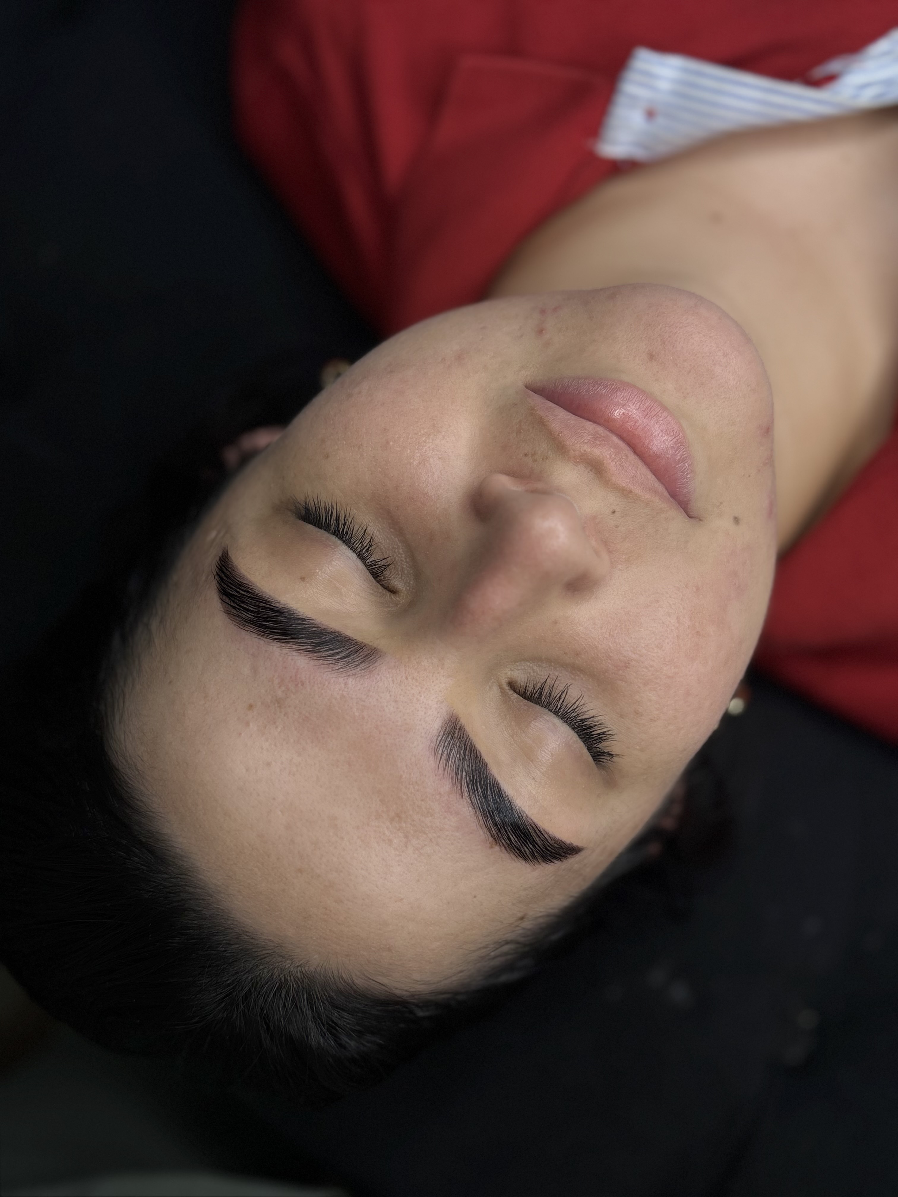 Foto del servicio Laminado de cejas