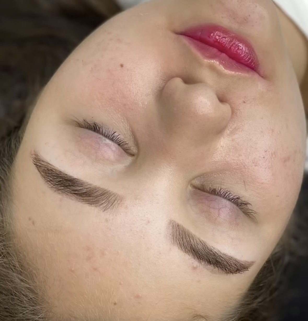 Foto del servicio Diseño de Cejas con sombreado en henna