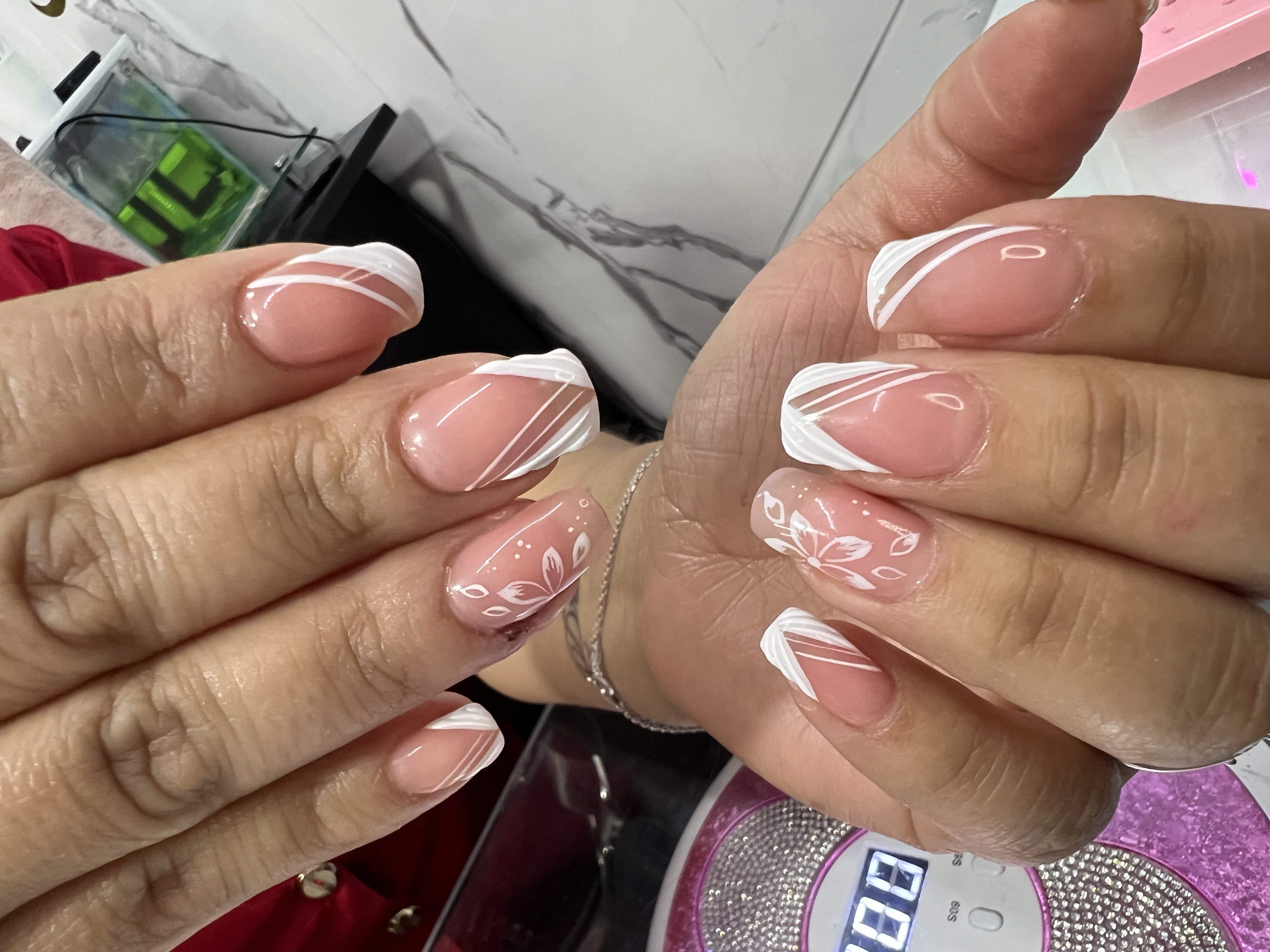 Foto del servicio Manicure semipermanente