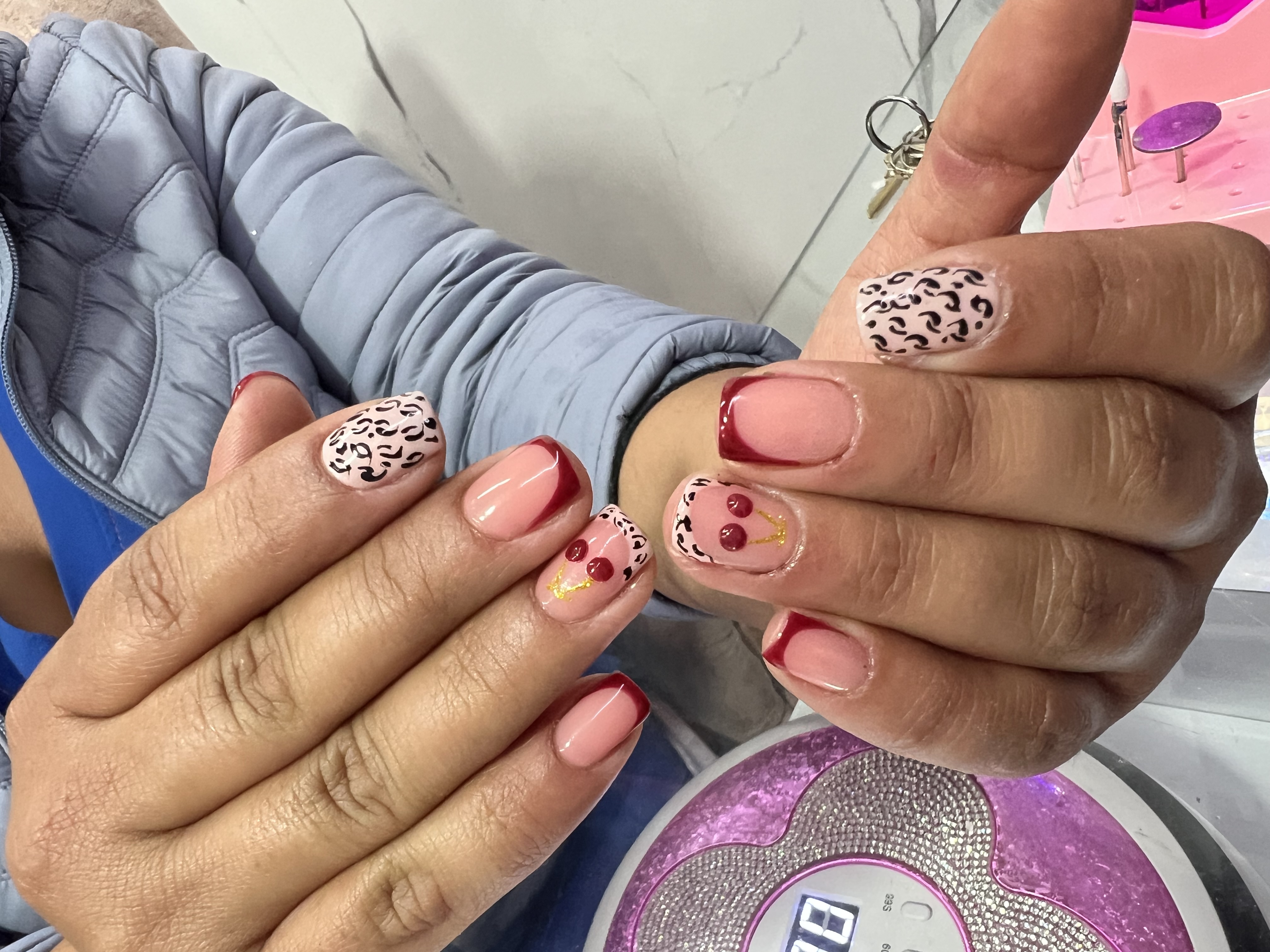 Foto del servicio Manicure semipermanente