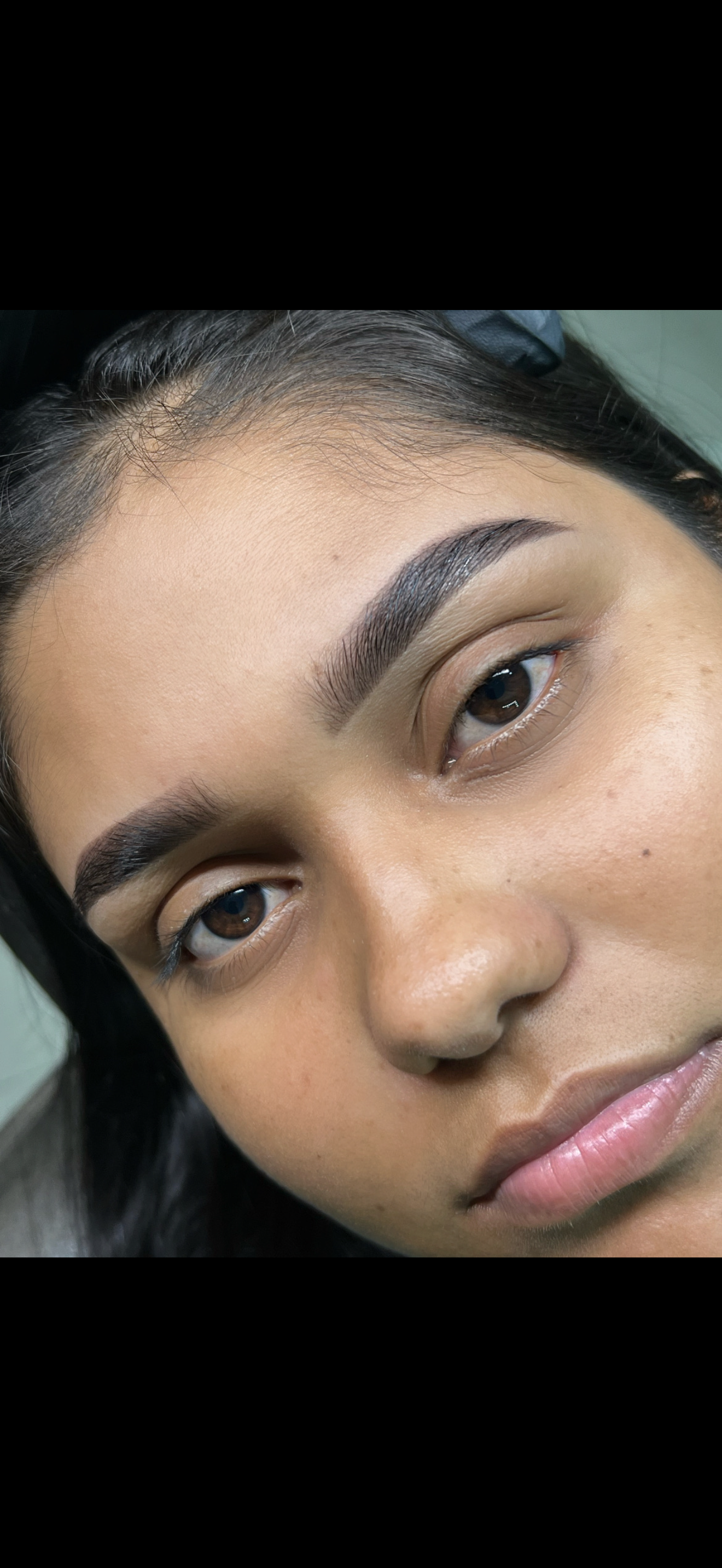 Foto del servicio Diseño de cejas en henna