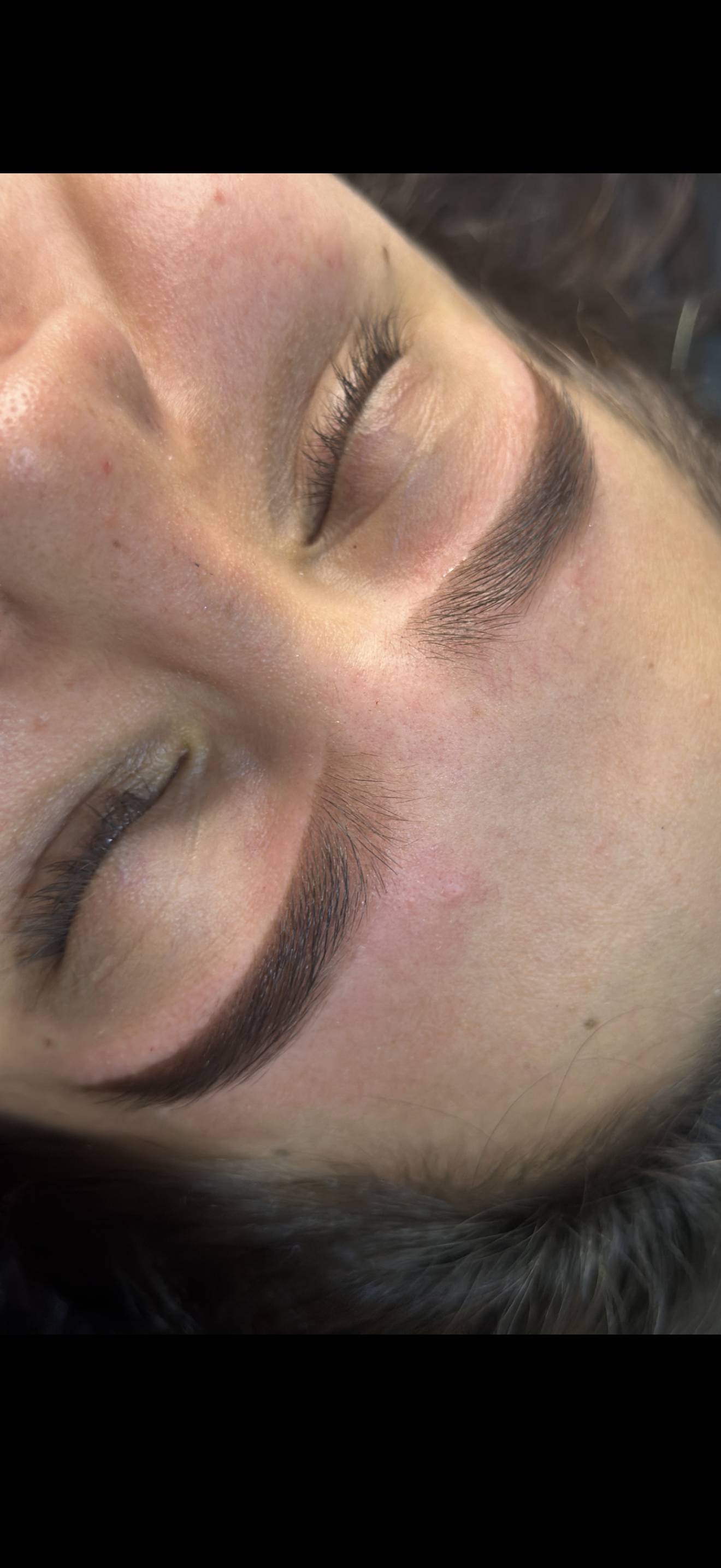 Foto del servicio Diseño de cejas en henna