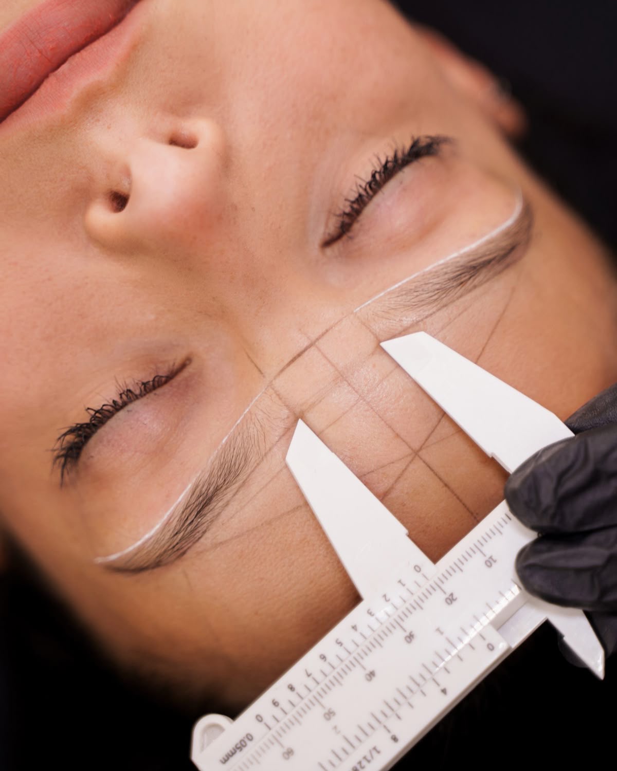 Foto del servicio Diseño + Epilación de Cejas en Hilo (Dama)