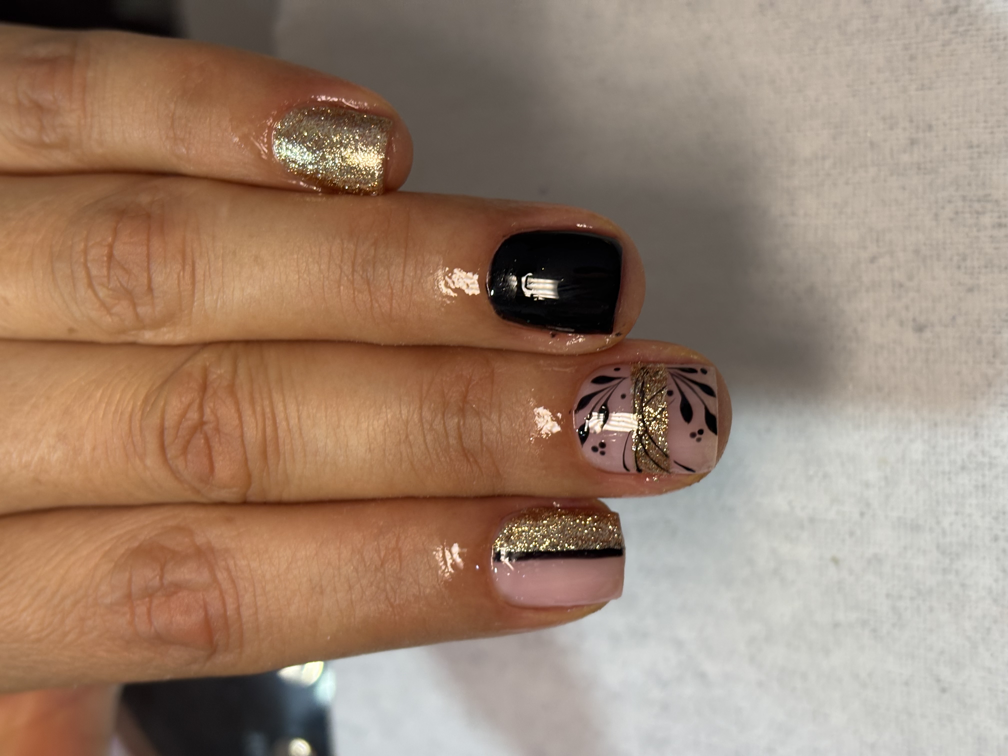 Foto del servicio Manicura semipermanente