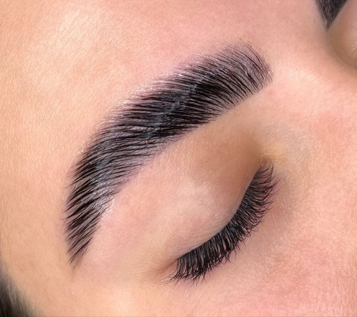 Foto del servicio LAMINADO DE CEJAS