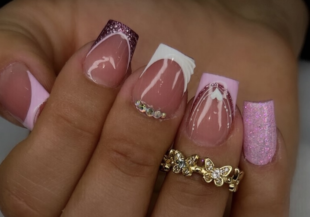 Foto del servicio Sistema de forrado en uña natural