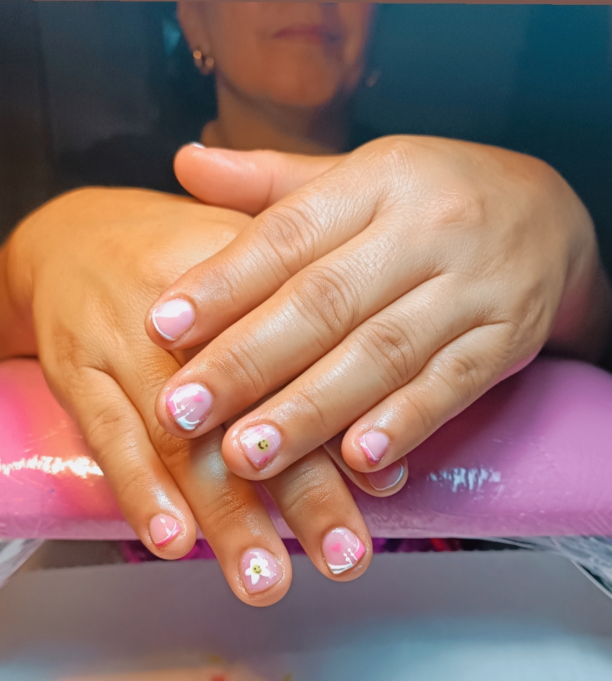 Foto del servicio Semipermanente Manos