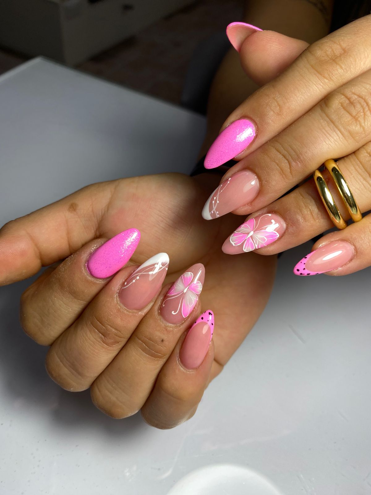 Foto del servicio Uñas acrílicas esculpidas